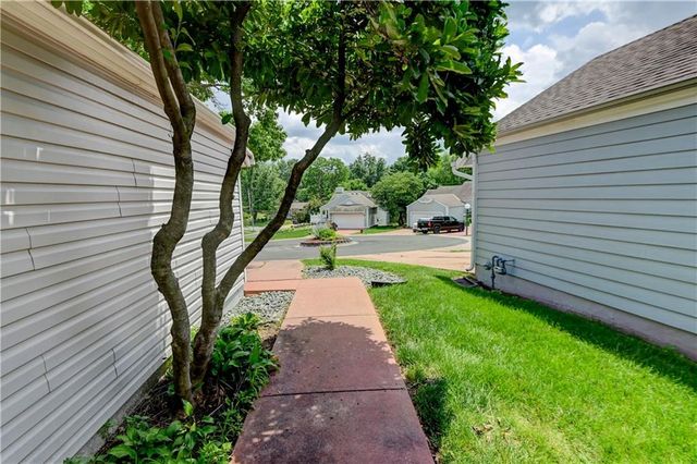 1429 Birdseye Court, Blue Springs, MO 64015