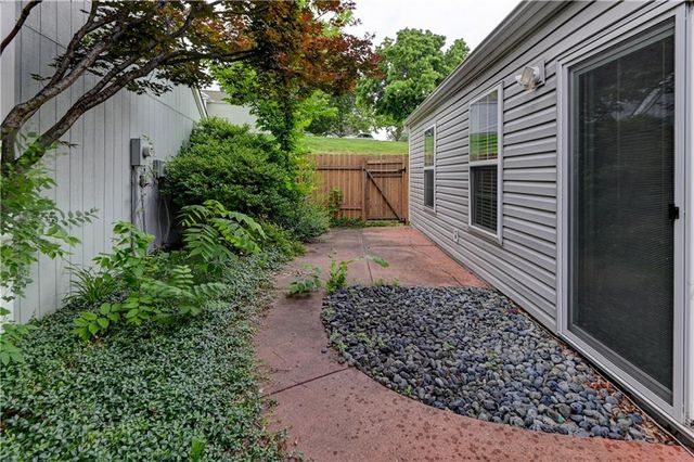 1429 Birdseye Court, Blue Springs, MO 64015
