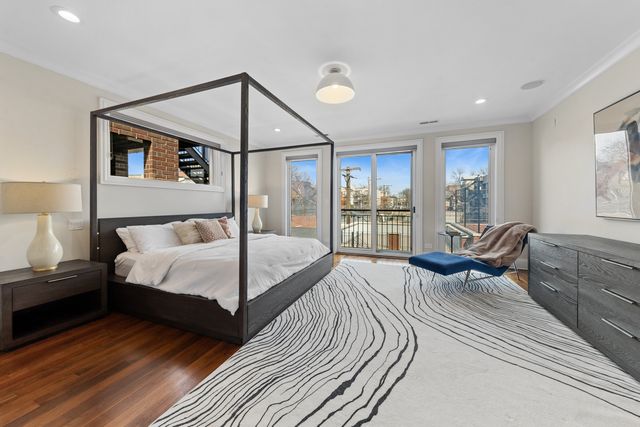 1460 W Byron Street, Chicago, IL 60613