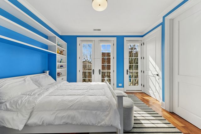 1460 W Byron Street, Chicago, IL 60613