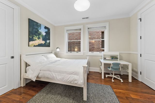 1460 W Byron Street, Chicago, IL 60613