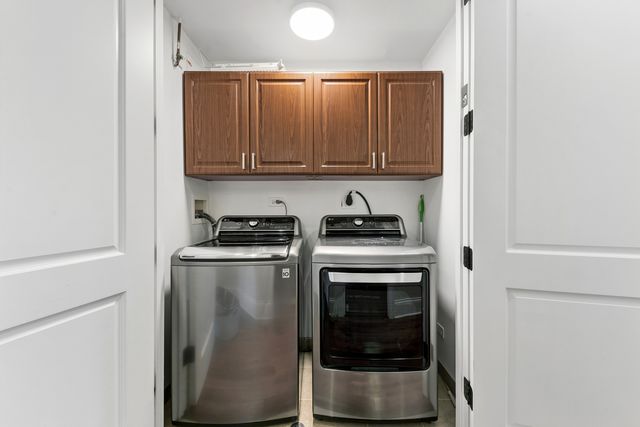 1460 W Byron Street, Chicago, IL 60613