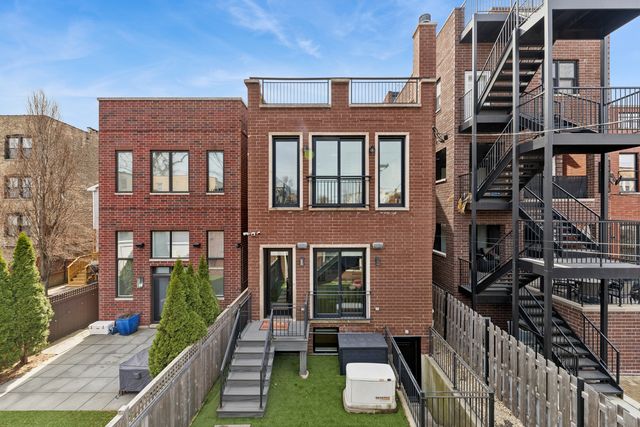 1460 W Byron Street, Chicago, IL 60613