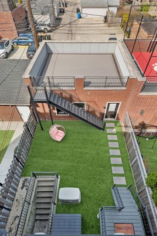 1460 W Byron Street, Chicago, IL 60613