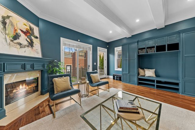 1460 W Byron Street, Chicago, IL 60613