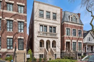 1460 W Byron Street, Chicago, IL 60613