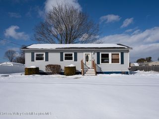 16 Royal Road, Stockport, NY 12574