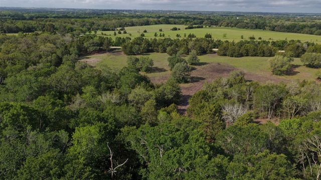 7 Baranowski Road, Brenham, TX 77833