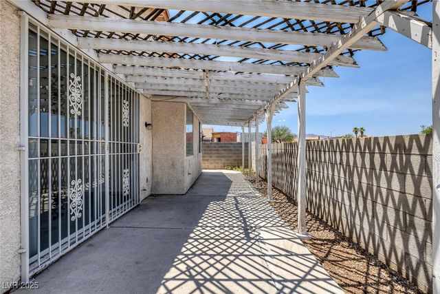 6520 LOMBARD Drive, Las Vegas, NV 89108