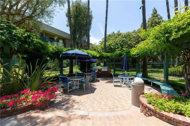 576 N Bellflower 116, Long Beach, CA 90814
