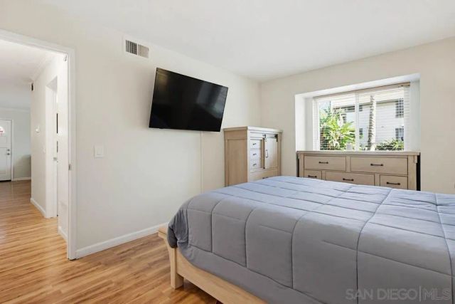 1953 Wellington Lane 5, Vista, CA 92081