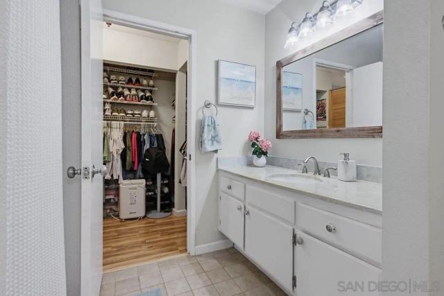 1953 Wellington Lane 5, Vista, CA 92081