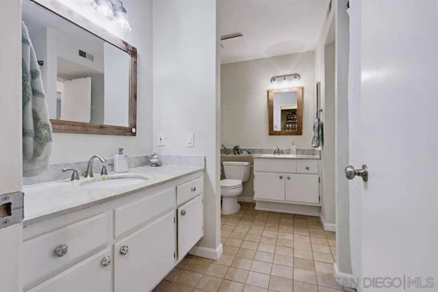 1953 Wellington Lane 5, Vista, CA 92081