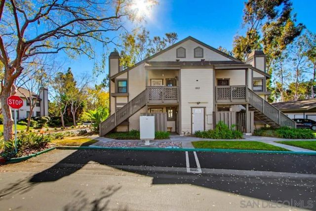 1953 Wellington Lane 5, Vista, CA 92081