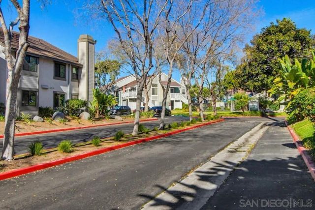 1953 Wellington Lane 5, Vista, CA 92081