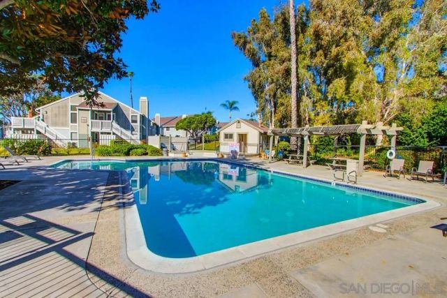 1953 Wellington Lane 5, Vista, CA 92081