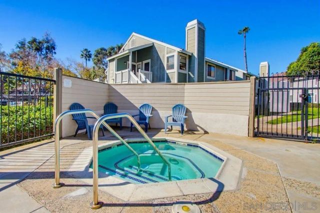 1953 Wellington Lane 5, Vista, CA 92081