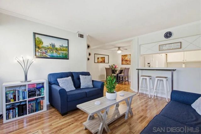 1953 Wellington Lane 5, Vista, CA 92081