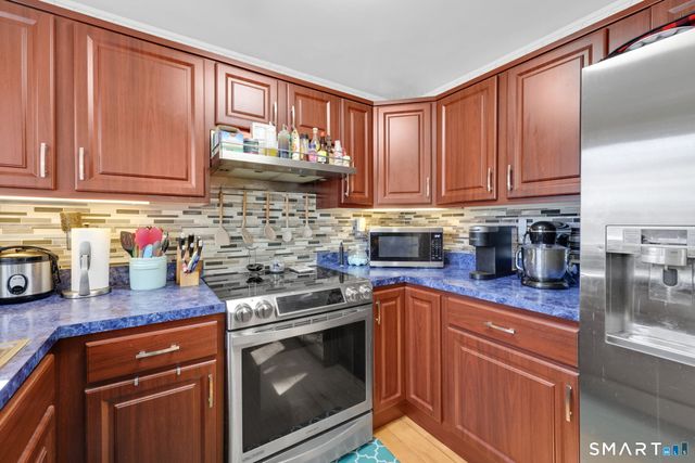 25 Montano Road, Enfield, CT 06082