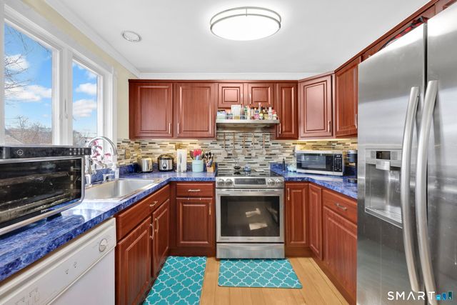 25 Montano Road, Enfield, CT 06082