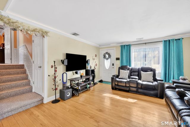 25 Montano Road, Enfield, CT 06082