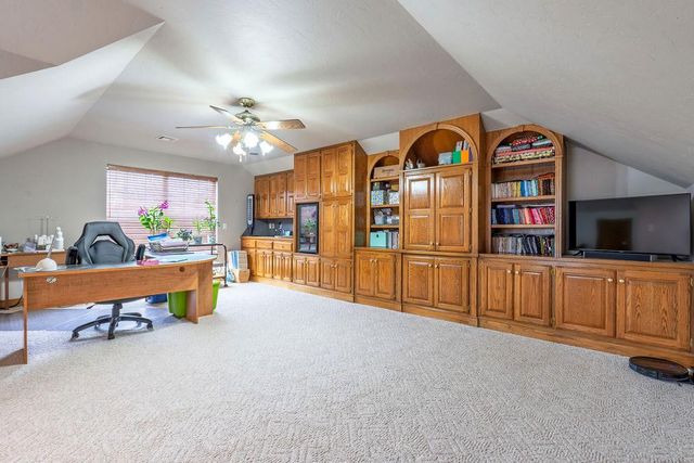 9 Castle Creek Place, Shawnee, OK 74804