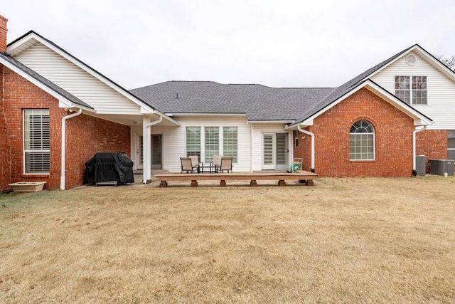 9 Castle Creek Place, Shawnee, OK 74804