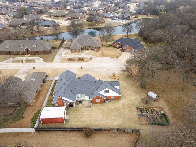 9 Castle Creek Place, Shawnee, OK 74804