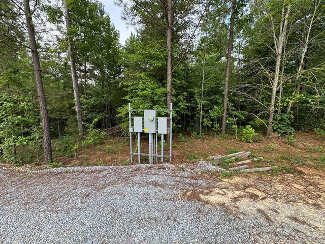 1295 Old Natchez Trace Trl, Camden, TN 38320