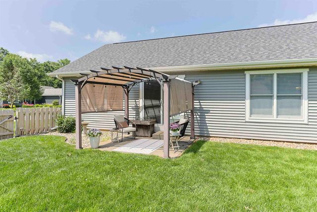 10879 Gorden Setter Drive, Osceola, IN 46561