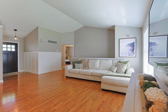 10879 Gorden Setter Drive, Osceola, IN 46561