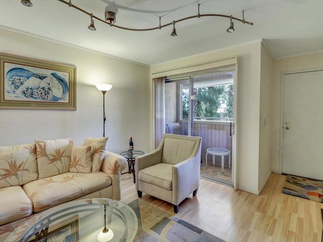 2860 N Los Felices Road 206, Palm Springs, CA 92262