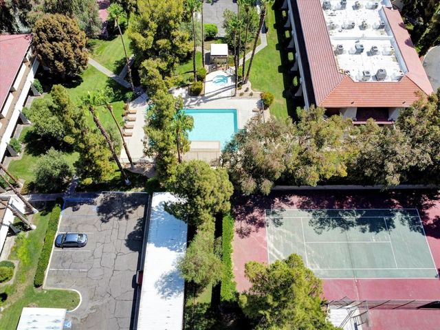 2860 N Los Felices Road 206, Palm Springs, CA 92262