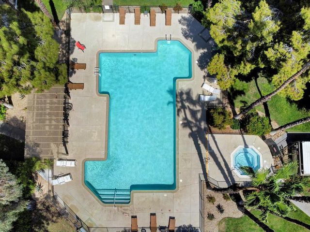 2860 N Los Felices Road 206, Palm Springs, CA 92262