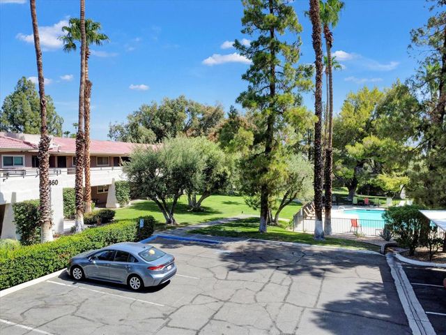 2860 N Los Felices Road 206, Palm Springs, CA 92262