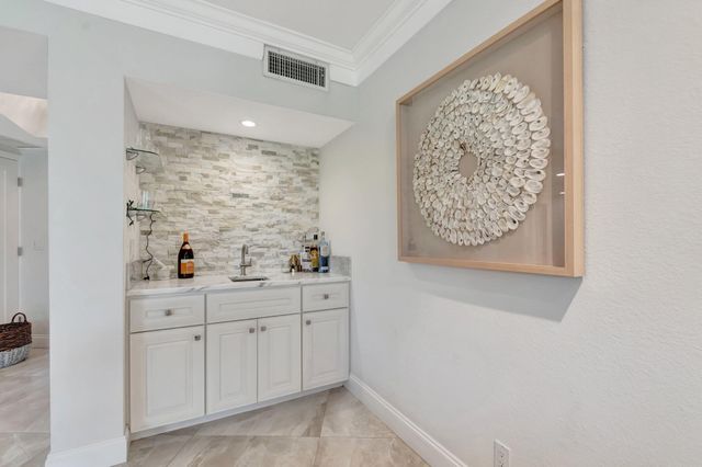 5279 S Fountains Dr S S 304, Lake Worth, FL 33467