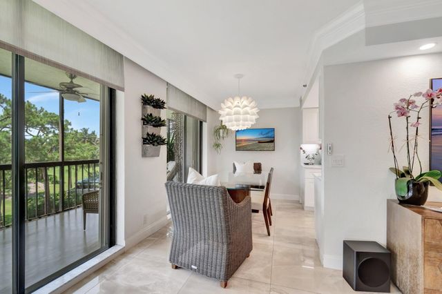 5279 S Fountains Dr S S 304, Lake Worth, FL 33467