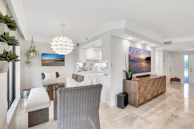 5279 S Fountains Dr S S 304, Lake Worth, FL 33467