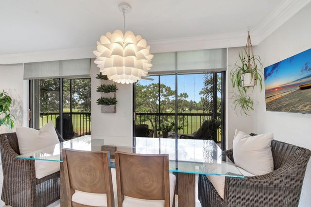 5279 S Fountains Dr S S 304, Lake Worth, FL 33467