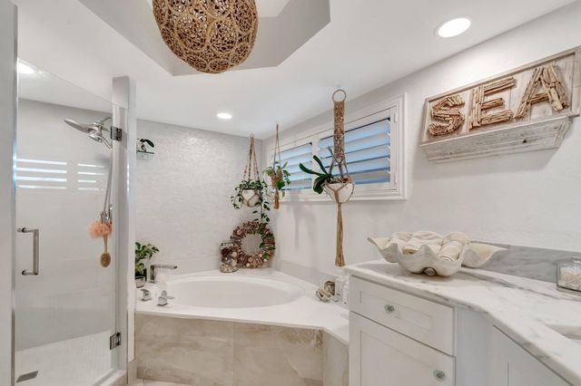 5279 S Fountains Dr S S 304, Lake Worth, FL 33467