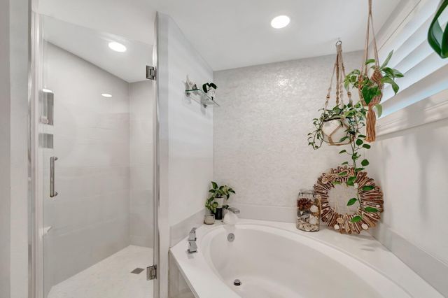 5279 S Fountains Dr S S 304, Lake Worth, FL 33467