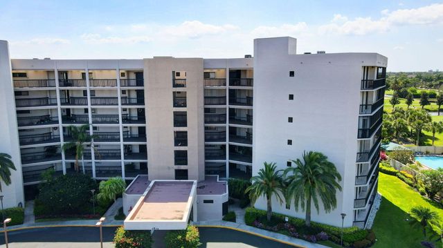 5279 S Fountains Dr S S 304, Lake Worth, FL 33467