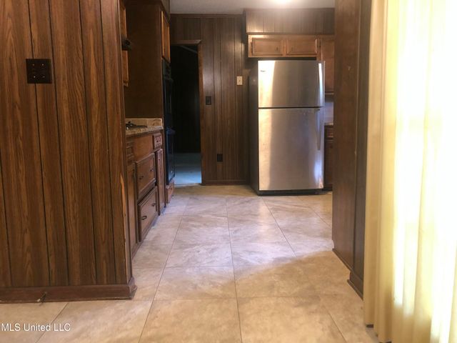 1534 Tracewood Drive, Jackson, MS 39211