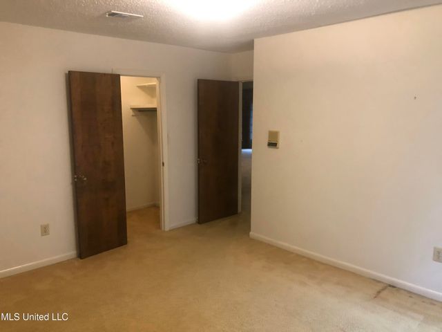 1534 Tracewood Drive, Jackson, MS 39211