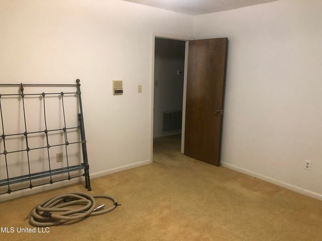 1534 Tracewood Drive, Jackson, MS 39211