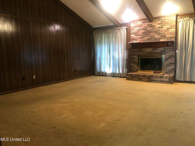 1534 Tracewood Drive, Jackson, MS 39211
