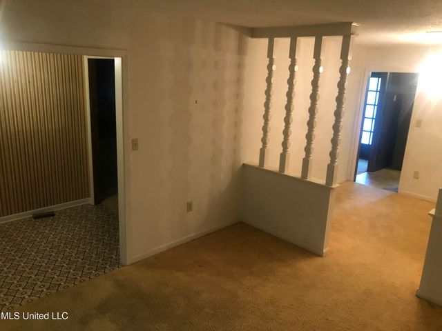 1534 Tracewood Drive, Jackson, MS 39211
