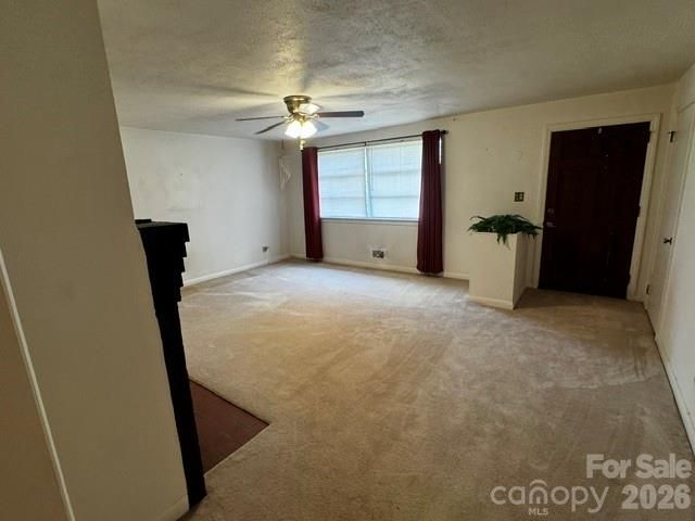529 10th Street Place NW, Hickory, NC 28601