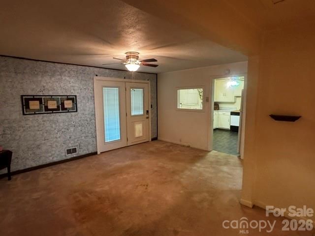 529 10th Street Place NW, Hickory, NC 28601