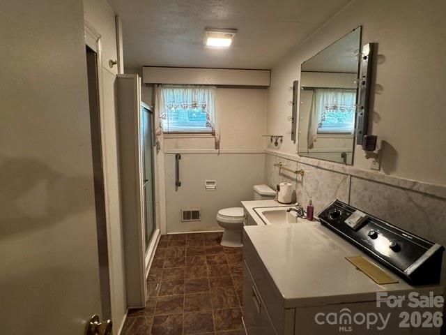 529 10th Street Place NW, Hickory, NC 28601